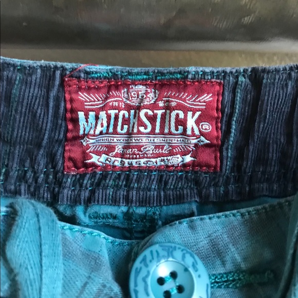 Cargo Shorts with belt - Picture 5 of 8